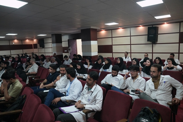 برگزاری کنفرانس مشترک بین گروهی با محوریت گروه بیهوشی در مرکز پزشکی لقمان حکیم 