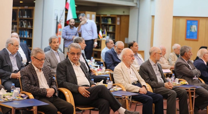 یکصد و پانزدهمین نشست مجمع عمومی فرهنگستان علوم پزشکی کشور با حضور رئیس_جمهور و اعضای مجمع 