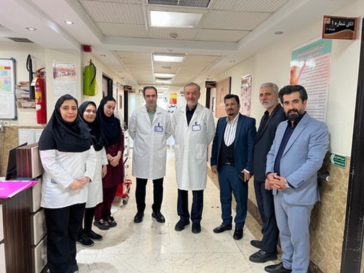 بازدید دکتر امیدوار رضائی از بخش ها و واحد های درمانی مرکز، بمناسبت فرارسیدن عید نوروز و عید سعید فطر